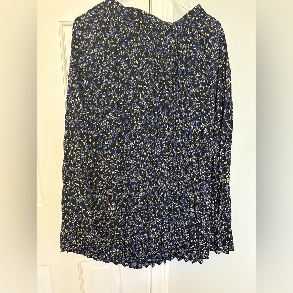 J. Crew Black and Blue Floral Pleated Midi Skirt - Picture 7 of 7